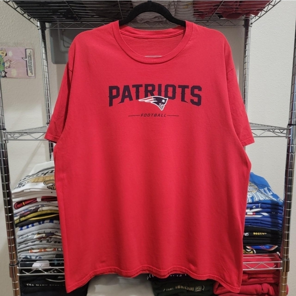 New England Patroits Mens Size XL Red Graphic print t-shirt